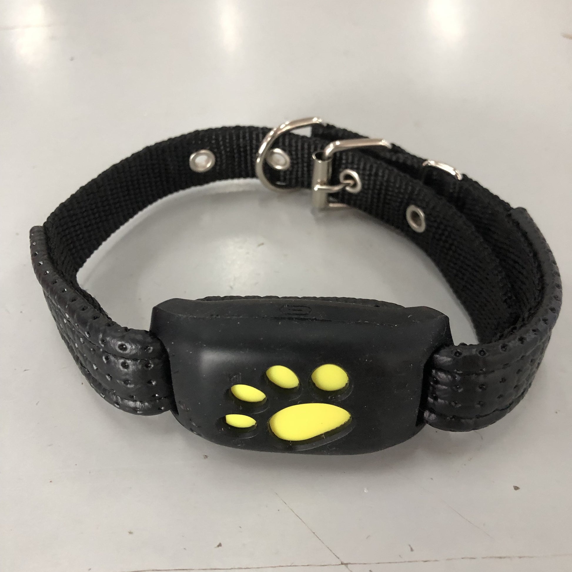 Smart GPS Pet Tracker Z8-A – Real-Time Location & Safety for Cats & Dogs - Isla's Pet Boutique